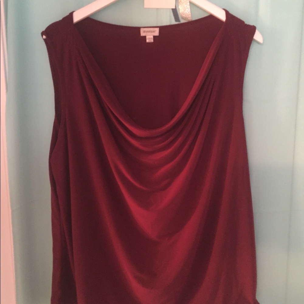 Scoop neck sleeveless top